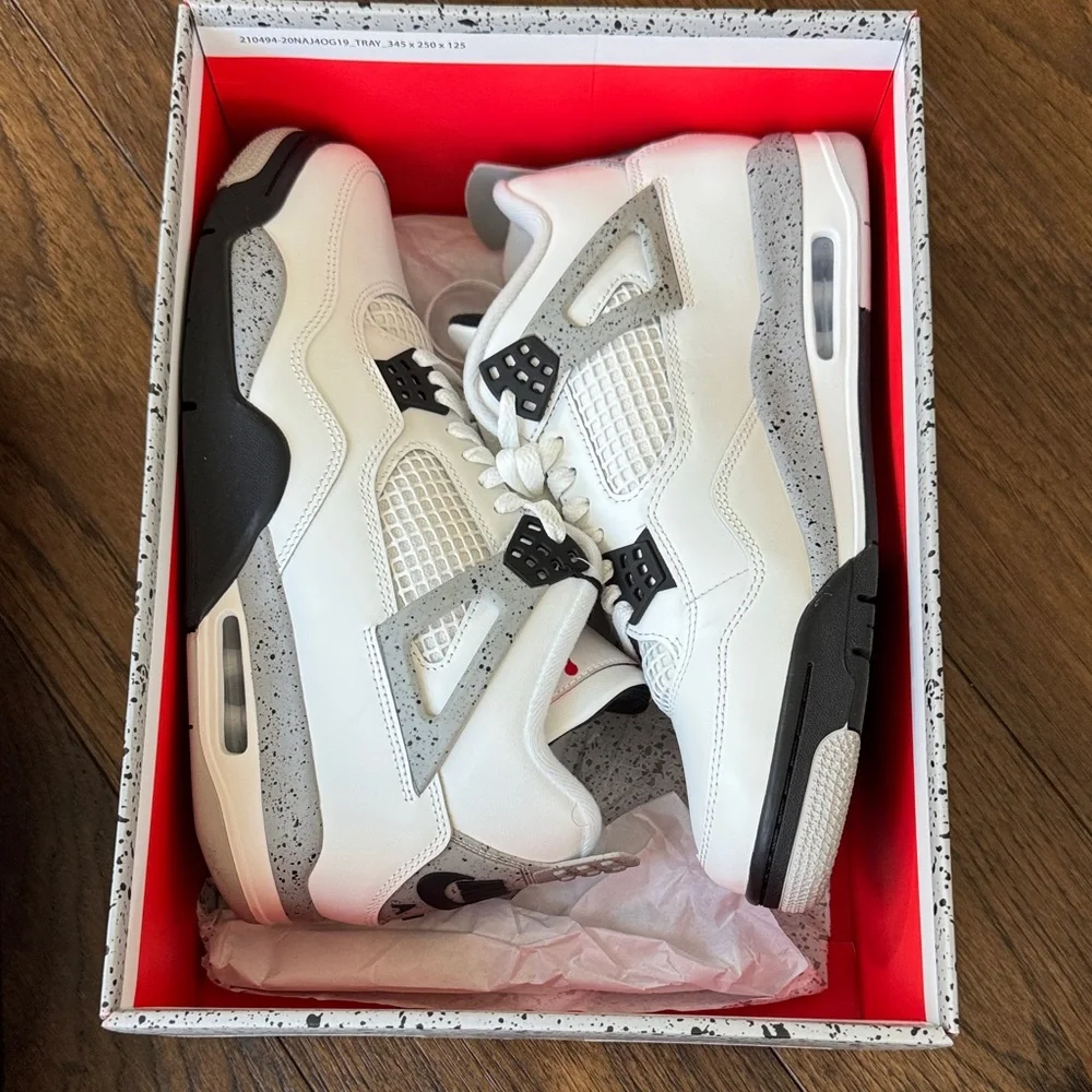 Air Jordan 4 Retro Men's White and Black Sneakers - Picture 7 of 9